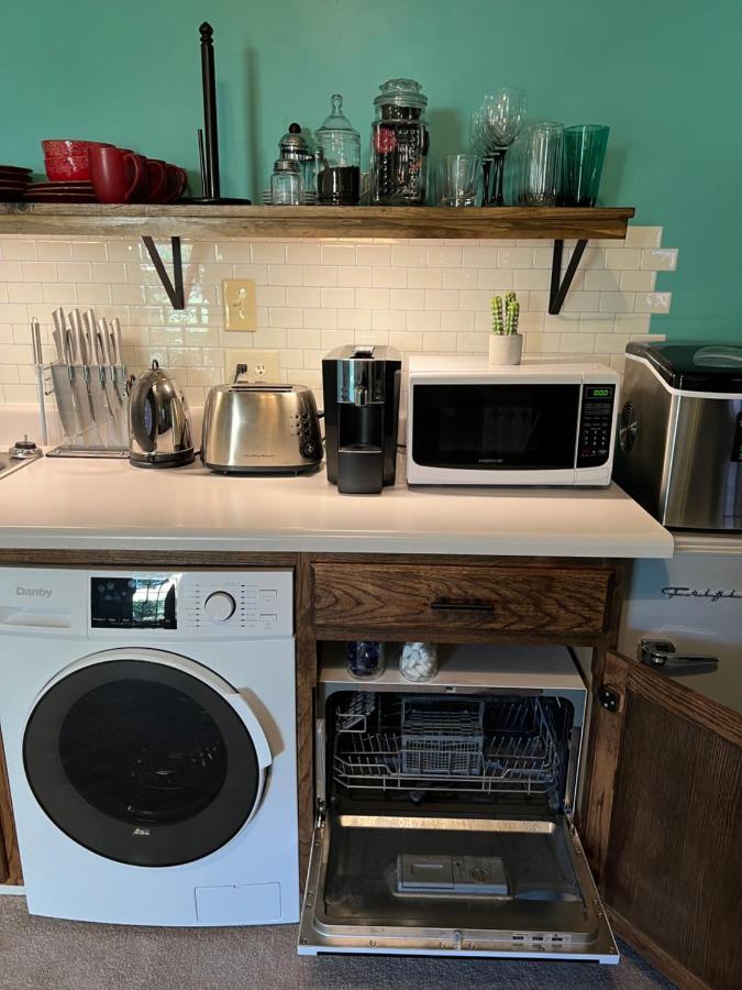 דירות ווילמינגטון Cozy Loft With Parking And Private Patio W/ Grill מראה חיצוני תמונה